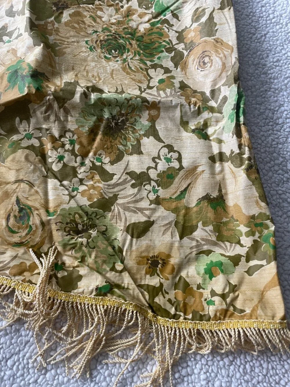 Vintage Vinyl Flannel Back Round Tablecloth with Fringe Floral Gold Green 49